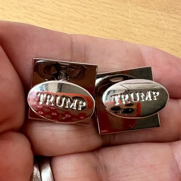 DONALD TRUMP SIGNATURE COLLECTION PINK CAT’S EYE GLASS CUFFLINKS SILVERTONE RARE